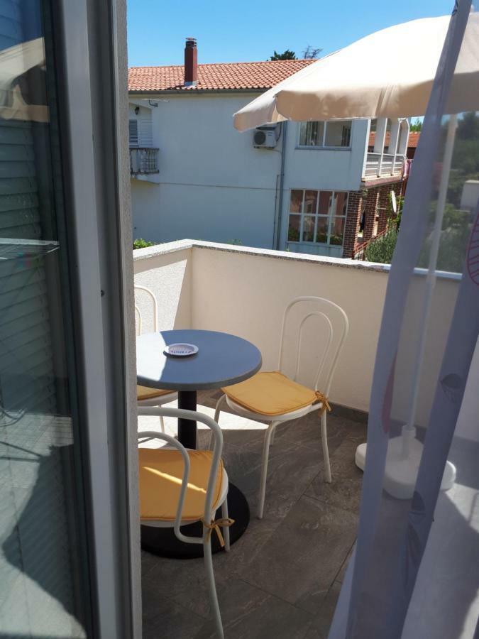Apartmani Korina Starigrad Paklenica Eksteriør billede