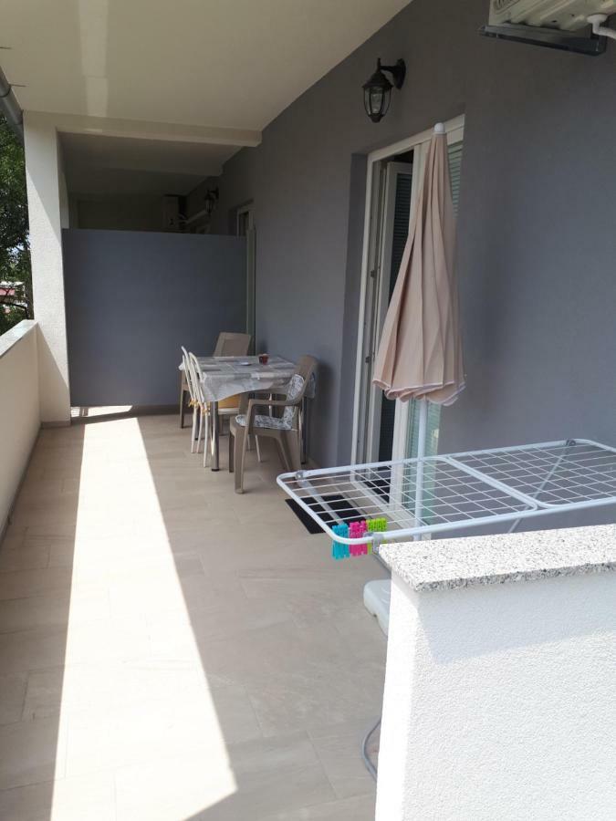 Apartmani Korina Starigrad Paklenica Eksteriør billede