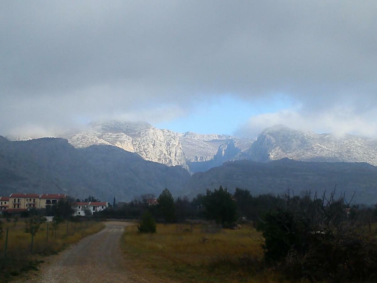 Apartmani Korina Starigrad Paklenica Eksteriør billede