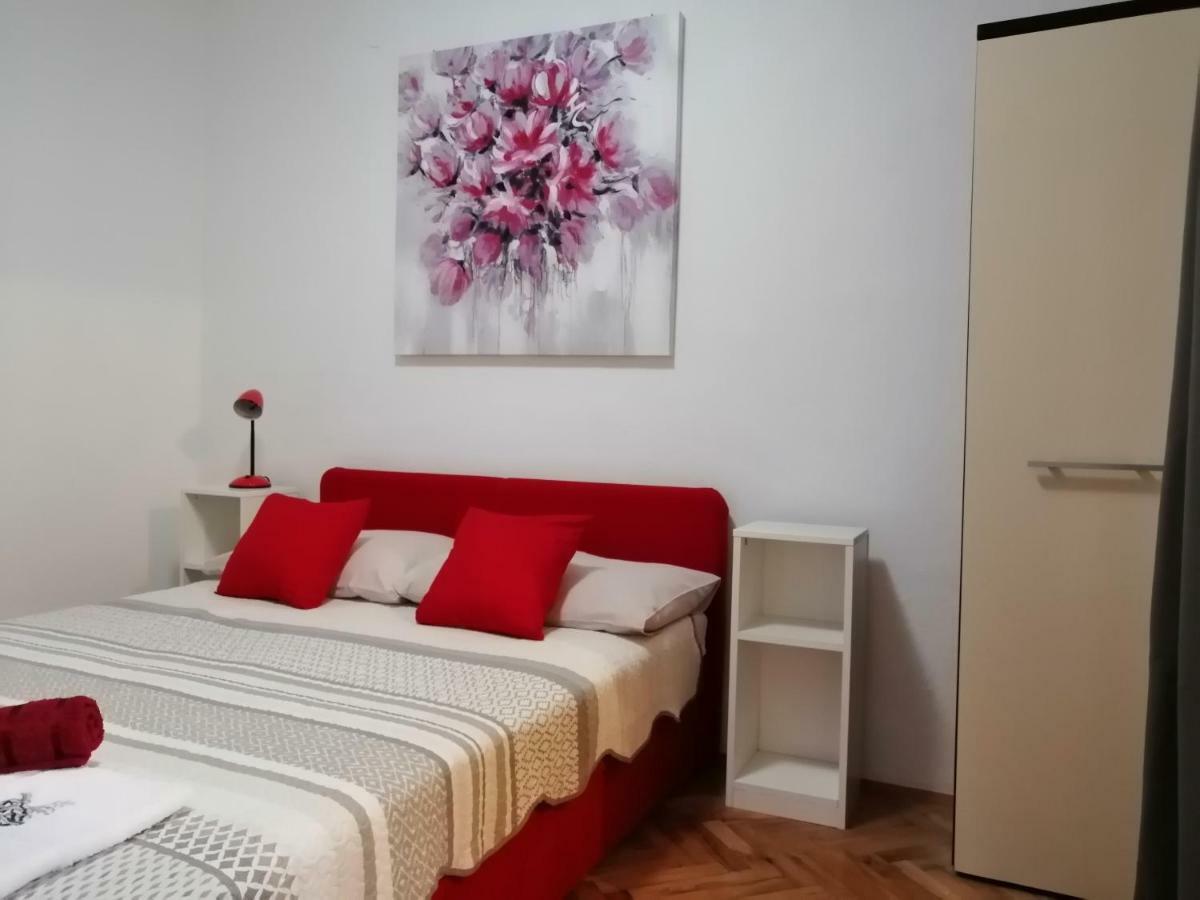 Apartmani Korina Starigrad Paklenica Eksteriør billede