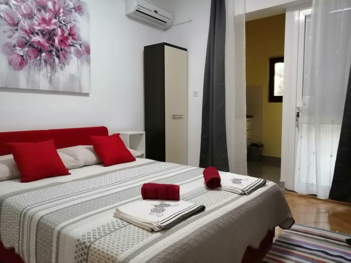 Apartmani Korina Starigrad Paklenica Eksteriør billede