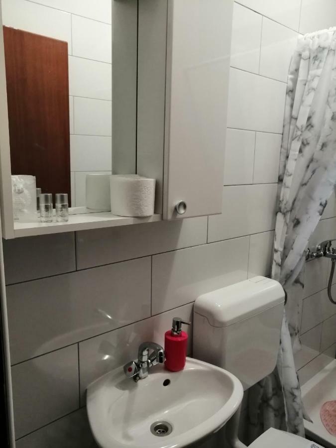 Apartmani Korina Starigrad Paklenica Eksteriør billede